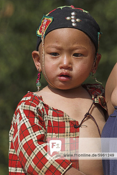 Aku Babymädchen  Wan Sai Village (Aku-Stamm)  Kengtung (Kyaing Tong)  Shan State  Myanmar (Birma)  Asien
