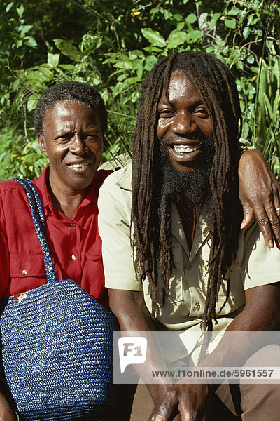 Rastafari und Freund  Charlotte Amalie  St. Thomas  U.S. Virgin Islands  Westindische Inseln  Karibik  Mittelamerika