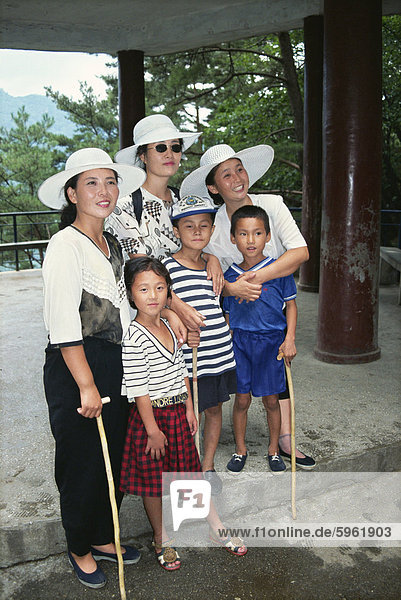 Gruppe von Hügel Wanderer in Mountain Park  Myohyangsan  North Korea  Asien