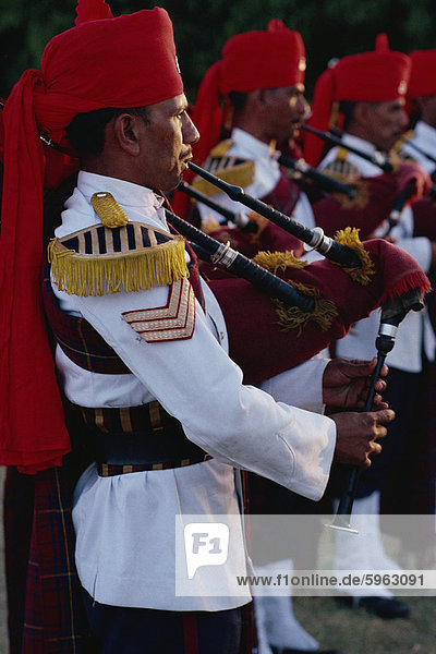 Pipes and drums band  Rajput Regiment  Rajasthan state  India  Asia