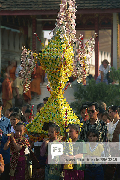 Religiöse Riten bei Pha  die Luang  Vientiane  Laos  Indochina  Südostasien  Asien