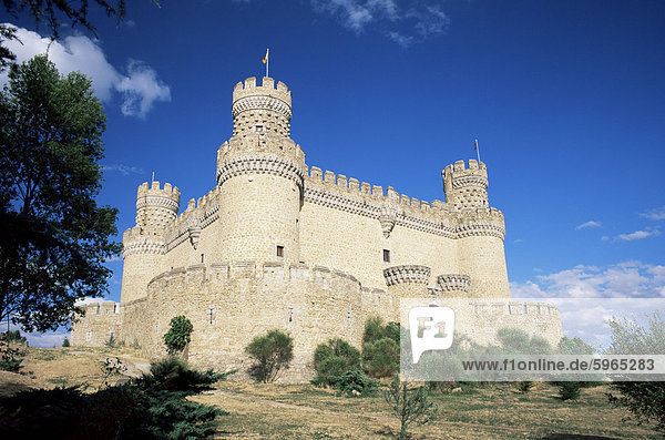 Burg von Manzanares el Rel  aus dem 15. Jahrhundert  in der Nähe von Madrid  Spanien  Europa