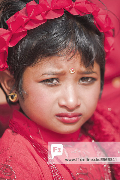 Portriat eines jungen Mädchens  Kumari (lebende Göttin Festival)  Durbar Square  Kathmandu  Nepal  Asien