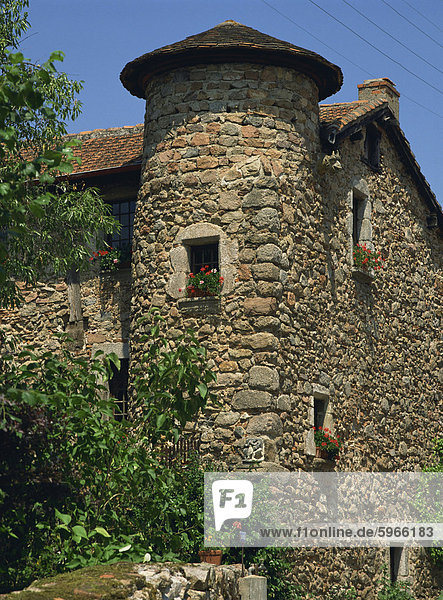 Frankreich Europa Wohnhaus Schloßturm Dorf Loire