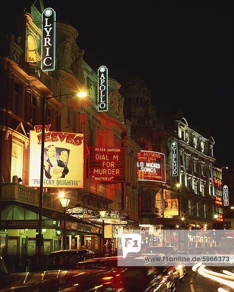 Theatreland  beleuchtet in der Nacht  Shaftesbury Avenue  London  England  Vereinigtes Königreich  Europa