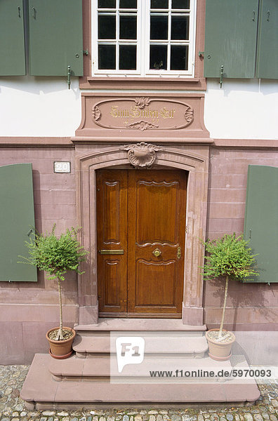 Architektonische Detail der Türen ein 18. Jahrhundert in Basel  Schweiz  Europa