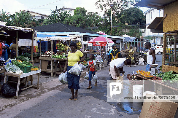 Obst und Gemüse Markt in Scarborough  Tobago  Antillen  Caribbean  Central America