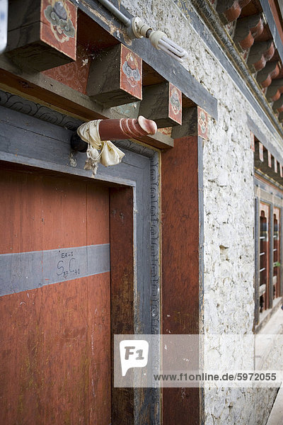 Krankenzimmer Wohnhaus Tür über Grauen Asien Bhutan