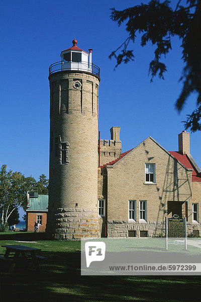 Alte Mackinac Point Lighthouse  Mackinaw City  Michigan  Vereinigte Staaten von Amerika  Nordamerika