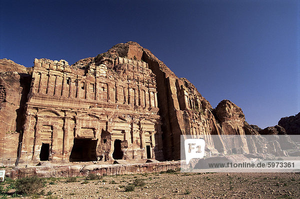 Palast-Grab in der Kette der Königsgräber  Petra  UNESCO World Heritage Site  Jordanien  Naher Osten