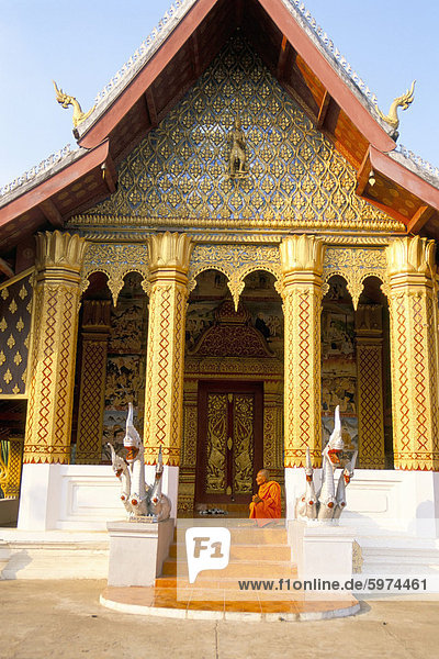 Mönch  Wat Ho Siang  Luang Prabang  UNESCO Weltkulturerbe  Laos  Indochina  Südostasien  Asien