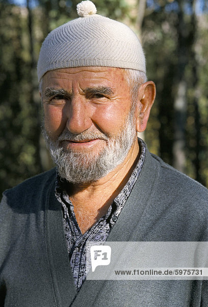 Porträt eines alten Mannes in der Moschee  Cappadocia  Anatolien  Türkei  Kleinasien  Asien