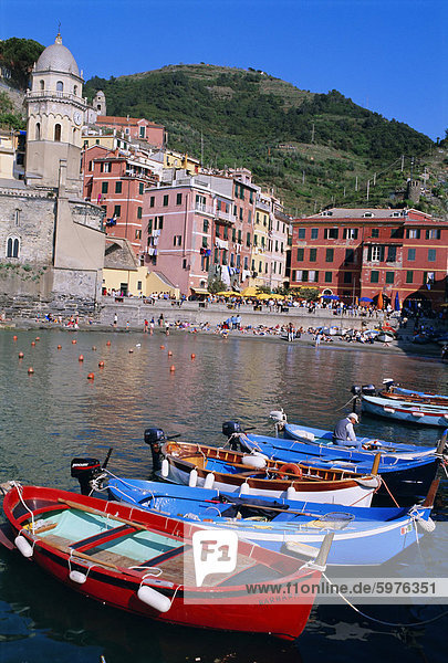Vernazza  cinqueterre  Weltkulturerbe der UNESCO  italienische Riviera  Ligurien  Italien  Europa