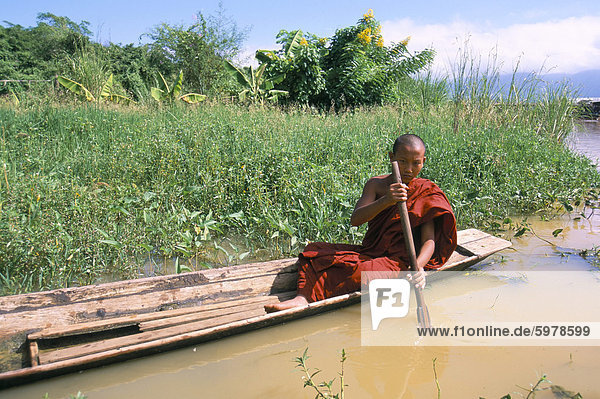 Young Buddhist monk  Ywama  Inle Lake  Shan State  Myanmar (Burma)  Asia