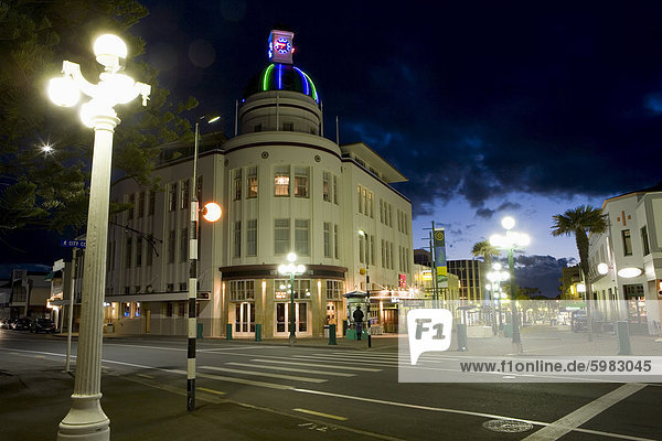 Unpünktlich und Deco Uhrturm in der Art-Deco-Stadt Napier  Nordinsel  Neuseeland  Pazifik