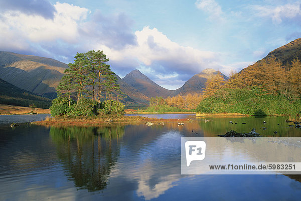Loch in Glen Etive Highlands Schottland Vereinigtes Königreich Europa