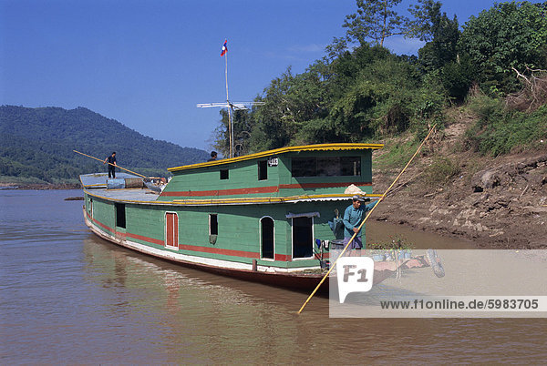 Following the Mekong river by boat to Luang Prabang  Mekong  Laos  Indochina  Southeast Asia  Asia