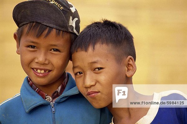 Portrait Junge - Person Hügel 2 Südostasien Asien Thailand Volksstamm Stamm