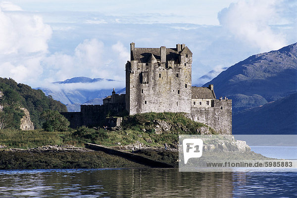 Eilean Donan Castle  Hochlandregion  Schottland  Vereinigtes Königreich  Europa