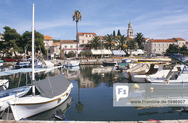 Hafen  Vela Luka  Korcula  Dalmatien  Kroatien  Europa
