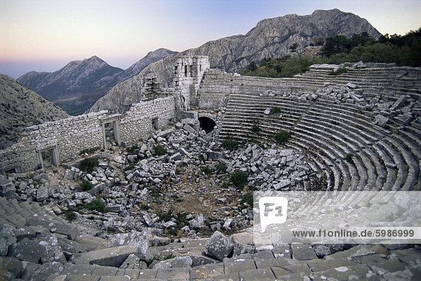 Das Amphitheater in Termessos  Anatolien  Türkei  Kleinasien  Eurasien