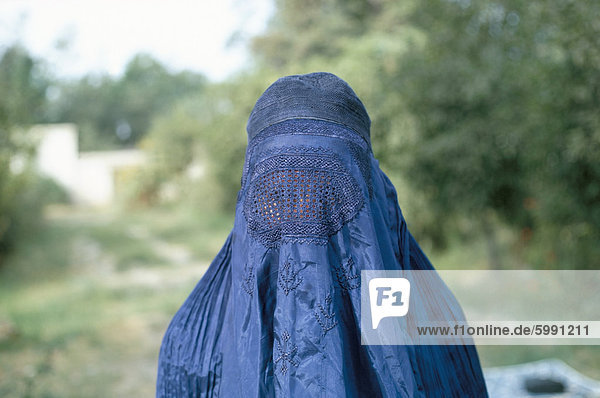 Frau in einer Burka  Afghanistan  Asien