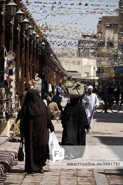 Typical market street scene  Khan al-Khalili  Cairo  Egypt  North Africa  Africa