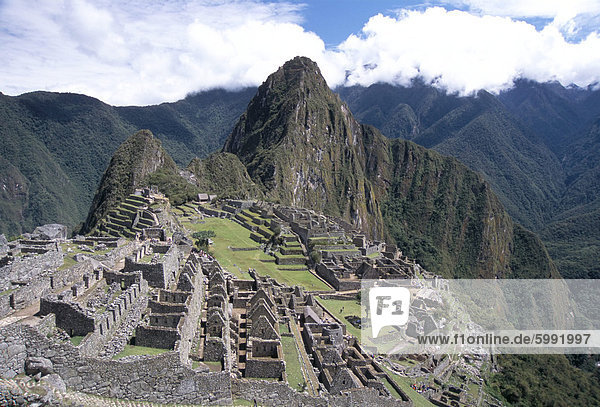 Felsbrocken  Stadt  Ansicht  Ruinenstadt Machu Picchu  UNESCO-Welterbe  Klassisches Konzert  Klassik  Inka  Peru  Südamerika