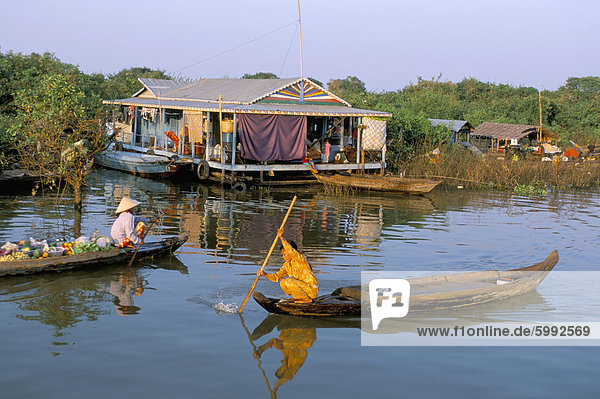 Chong Kneas village  Tonle Sap lake  Siem Reap  Cambodia  Indochina  Southeast Asia  Asia
