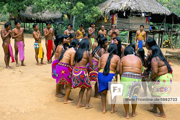 Embera Indianer  Río Chagres Nationalpark  Panama  Mittelamerika