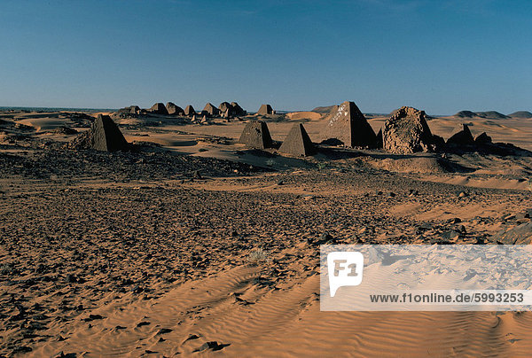 Pyramiden von archäologischen Stätte von Meroe  Sudan  Afrika