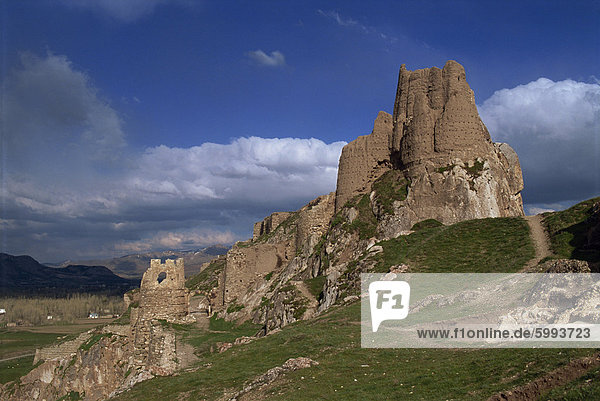 Burg von Van aus um 740 v. Chr. auf einem Hügel oberhalb des Vansees  in Anatolien  Türkei  Kleinasien  Eurasien
