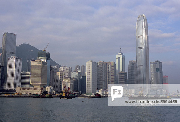 Hong Kong Skyline und den Victoria Harbour  Hong Kong  China  Asien