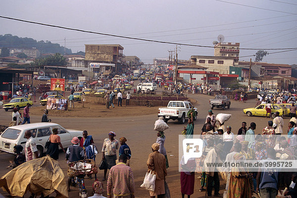 Beschäftigt Straßenszene  Bafoussam  West-Kamerun  Afrika