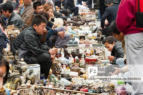 Crafts stalls  Panjiayuan flea market  Chaoyang District  Beijing  China  Asia