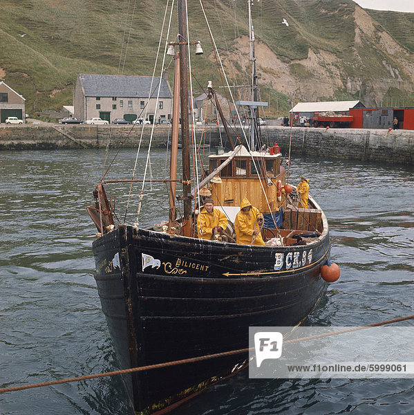 Europa Großbritannien Boot Fischer verlassen Schottland