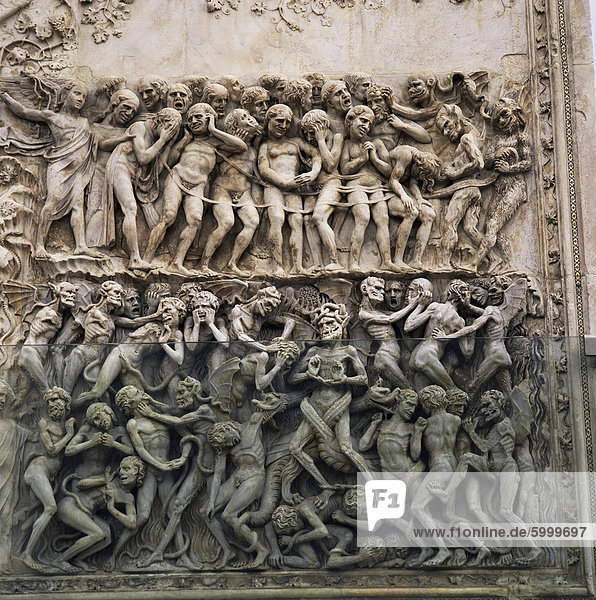 Bas-Reliefs von Episoden aus dem Testament von Martini und Schülern aus dem 14. Jahrhundert  Dom von Orvieto  Orvieto  Umbrien  Italien  Europa