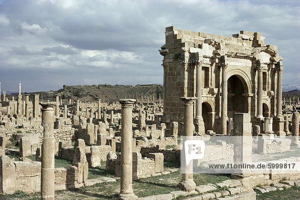 Westtor  römische Website von Timgad  UNESCO World Heritage Site  Algerien  Nordafrika  Afrika