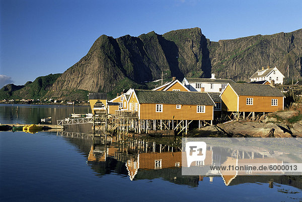 Fischerdorf auf Sakrisoya Island  Moskenesoya  Lofoten Inseln  Norwegen  Skandinavien  Europa