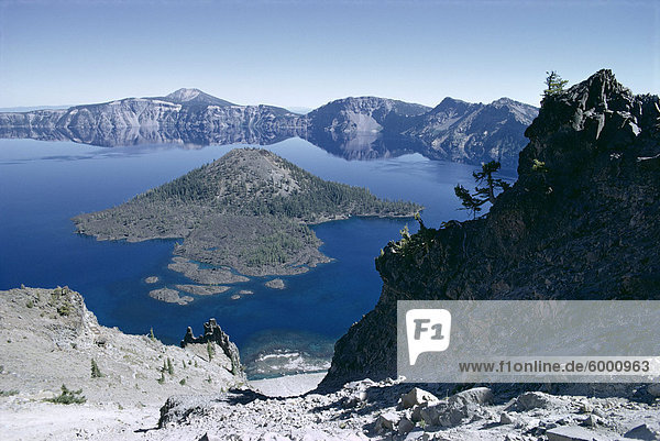 Perfect example of strato-volcano  island cone left by subsidence  Crater Lake  Oregon  United States of America (U.S.A.)  North America