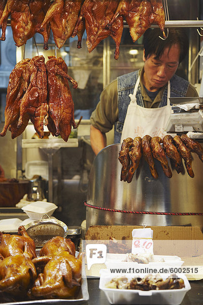 Man kaufe gebratenes Huhn und Ente am Markt  Causeway Bay  Hong Kong  China  Asien