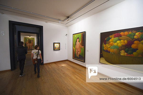 Bildbearbeitung im Botero Museum  Kunstwerke von Fernando Botero  Bogota  Kolumbien  Südamerika
