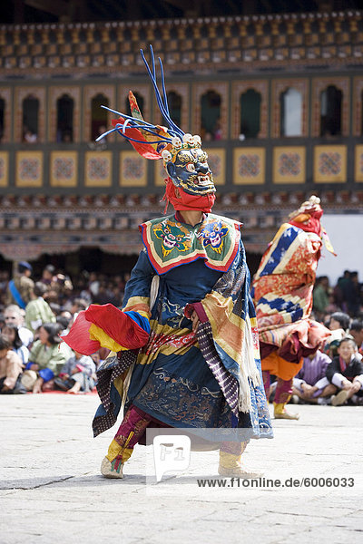 Buddhist festival (Tsechu)  Trashi Chhoe Dzong  Thimphu  Bhutan  Asia