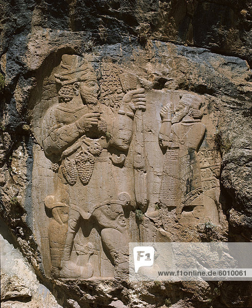 Fels Relief des lokalen hethitischen Herrscher eine Hommage an den Gott