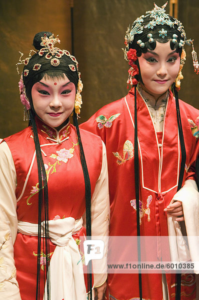 Kunqu Chinese Theatre Interpreten The Peony Pavilion an der Nanxincang kaiserlichen Getreidespeicher  Peking  China  Asien