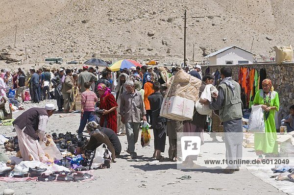 Afghanischen Markt in Ishkashim  an der Grenze zwischen Tadschikistan und Afghanistan  Tadschikistan  Zentralasien  Asien