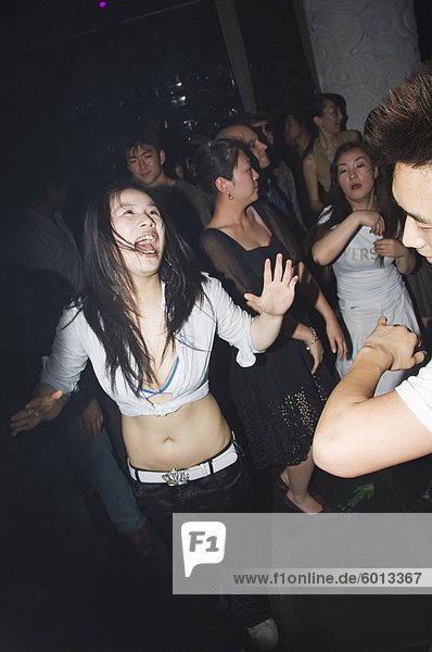 Peking-Club-Szene auf Vics Diskothek  Sanlitun  Peking  China  Asien