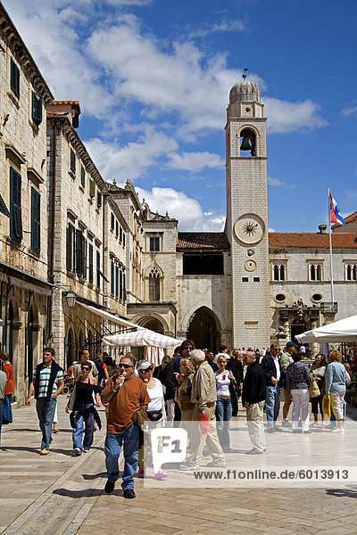 Glockenturm  Luza Square  Dubrovnik  Süddalmatien  Kroatien  Europa