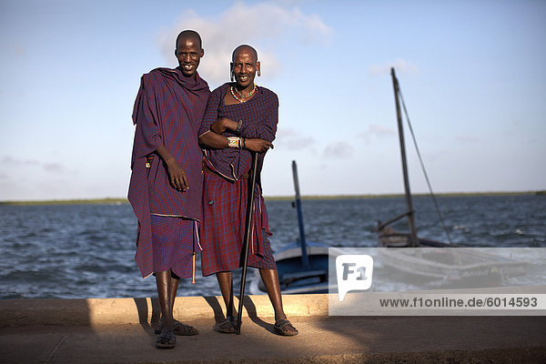 Maasai Stammesmitgliedern auf der Insel Lamu  Kenia  Ostafrika  Afrika