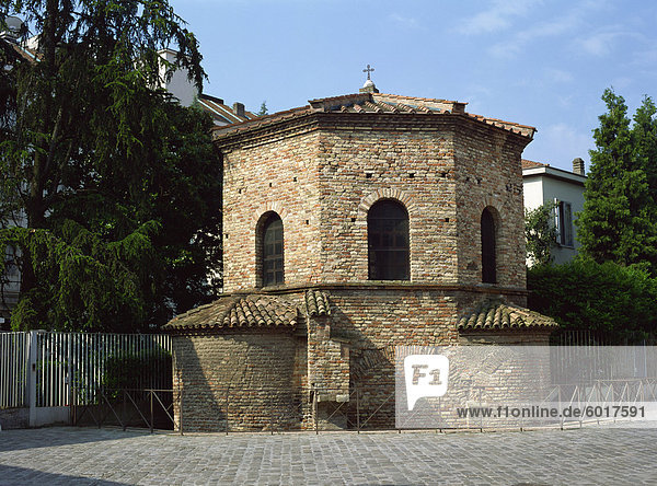 Im 6. Jahrhundert Kirche des Heiligen Geistes (Arian Baptistry)  Ravenna  Emilia-Romagna  Italien  Europa